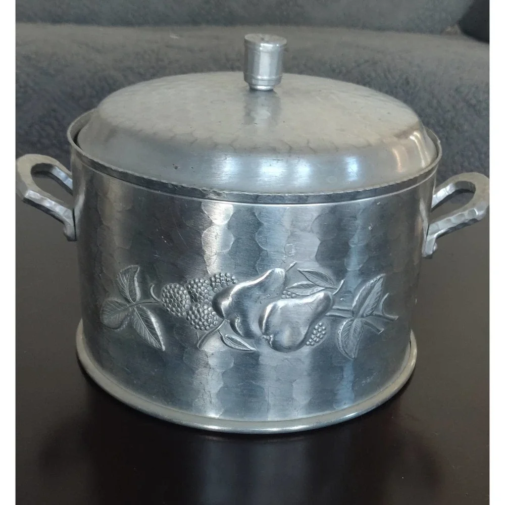 Vintage Everlast Aluminum Ice Bucket